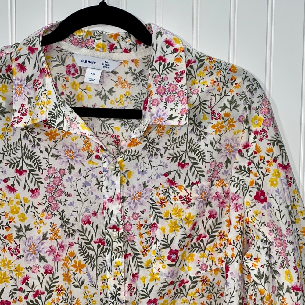Old Navy NWT Floral button down top